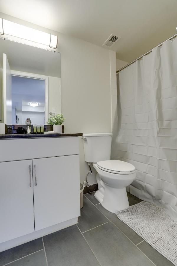 Stylish And Charming Apartment In Pentagon City Arlington Bagian luar foto