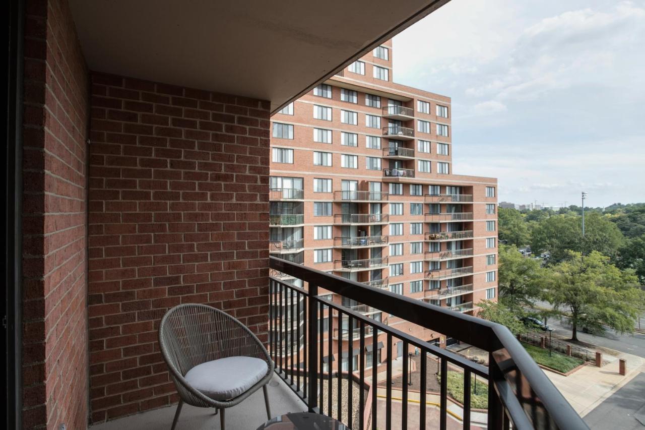 Stylish And Charming Apartment In Pentagon City Arlington Bagian luar foto