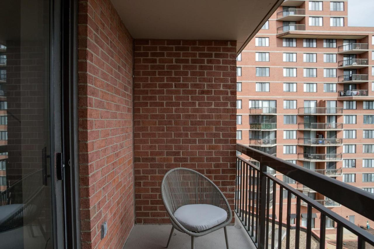 Stylish And Charming Apartment In Pentagon City Arlington Bagian luar foto